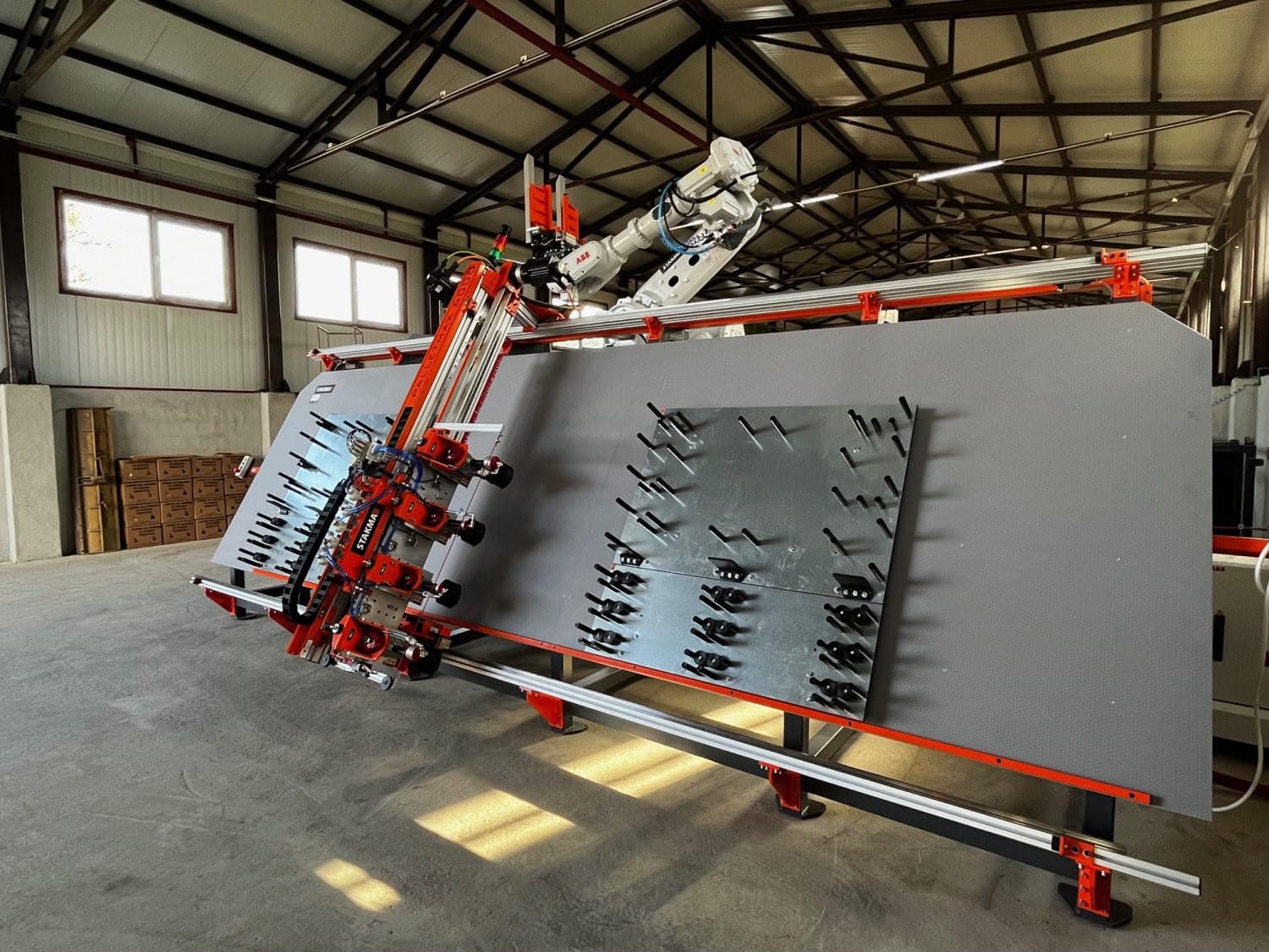 Robot ABB para el clavado automático de palets